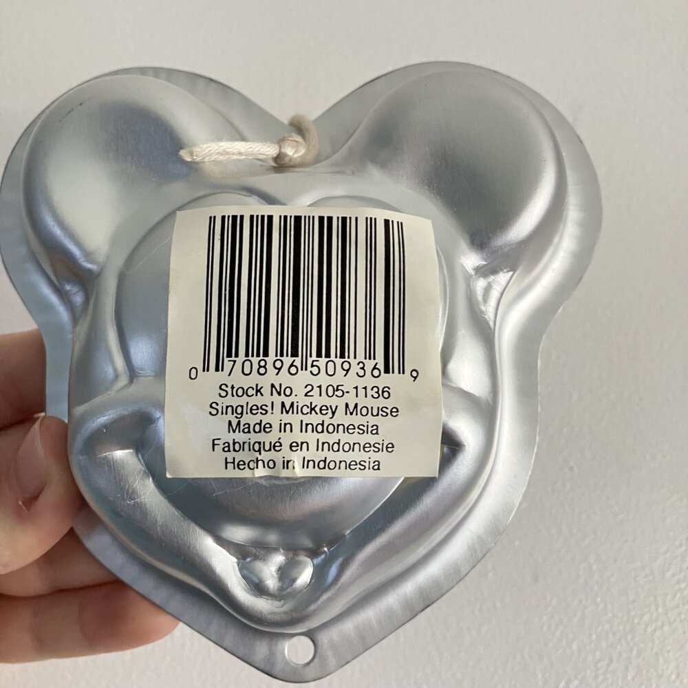 New Vintage Wilton Mickey Mouse Singles Mini Treat‎ Cake Pan Mold Insert - Picture 4 of 6